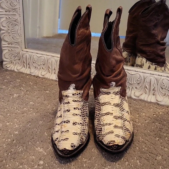 Vintage Dingo Made in the USA Snake Skin Cowboy Boots with Toe Tips - Picture 2 of 16